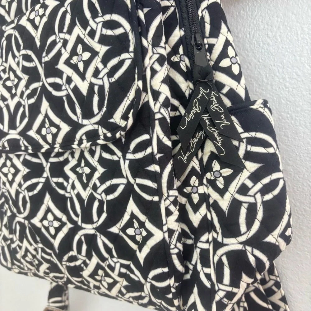 Vera Bradley details vera
